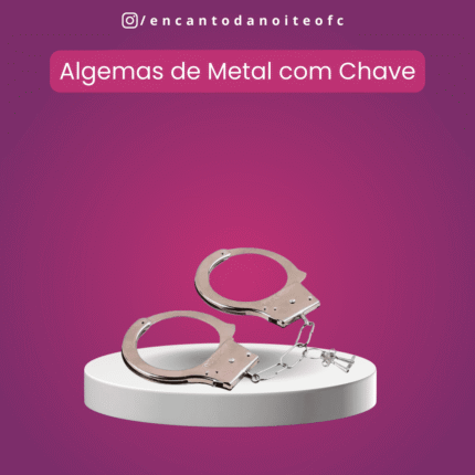 algema de metal com chaves