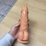 pênis prótese realística 20 x 5 com escroto e ventosa