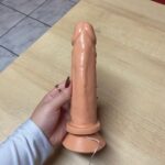 pênis prótese realística 18 x 4 cm com vibrador e ventosa