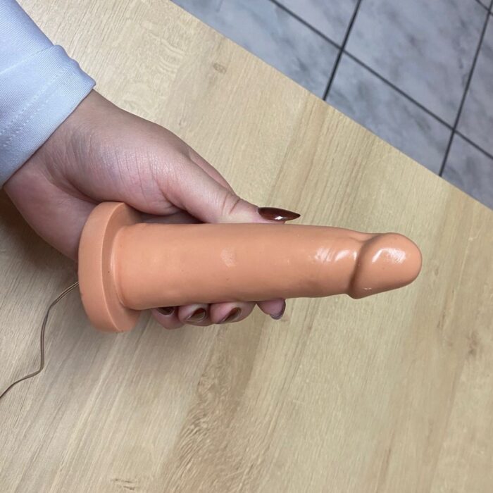 pênis prótese realistica 14 x 3,5cm com vibrador