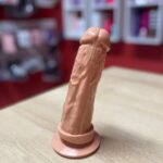 pênis prótese realística 18 x 5cm com ventosa tortinho