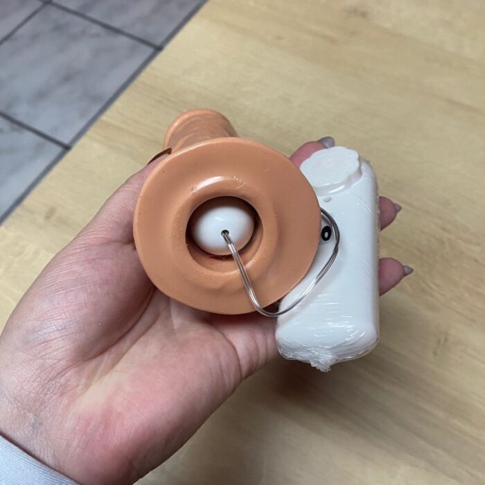 pênis prótese realística 18 x 4 cm com vibrador