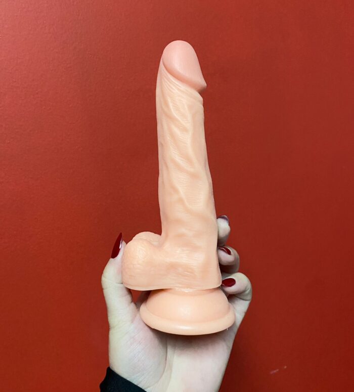 pênis prótese realístico de borracha com ventosa e escroto 18,5 x 3cm