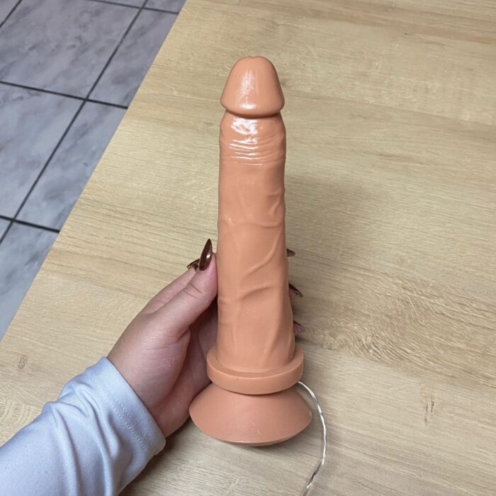 pênis prótese realística 20,5 x 4,5 cm com vibrador e ventosa