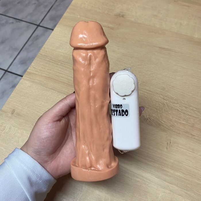 pênis prótese realística 18 x 5 cm com vibrador tortinho