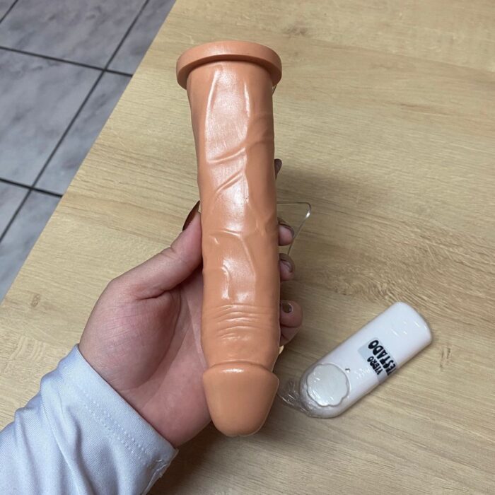 pênis prótese realística 20,5 x 4,5cm com vibrador