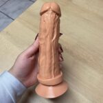 pênis prótese realística 18 x 5cm com ventosa tortinho