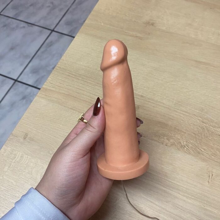 pênis prótese realistica 14 x 3,5cm com vibrador
