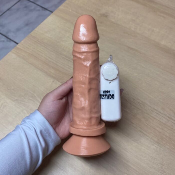 pênis prótese realística 18 x 4 cm com vibrador e ventosa