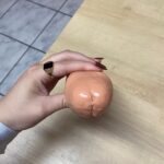 pênis prótese realística 18 x 5cm com vibrador interno tortinho