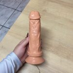 pênis prótese realística 18 x 5 cm com vibrador e ventosa
